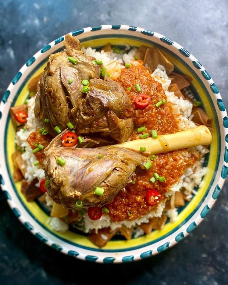 فتة موزة ضاني – Lamb Shank Fattah