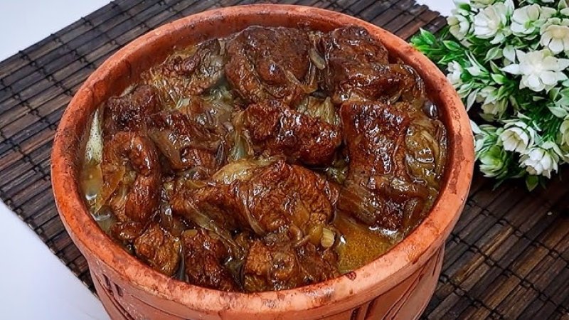 طاجن لحمة بالبصل – Meat with Onion Casserole